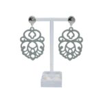 Sonja Ohrnamenti Ohrringe Horn silber Stecker grau beige