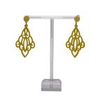 Ohrnamenti Horn Ohrringe Modell Emma, gelb lackiertem Horn mit Cabochon Stecker.