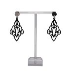 Ohrnamenti Horn Ohrringe Modell Emma, schwarz lackiertem Horn mit Silber Stecker.