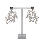 Ohrnamenti Horn Ohrringe Modell Livia, weiß lackiertem Horn mit Silber Stecker.