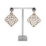 Ohrnamenti Horn Ohrringe Modell Barocka, nudefarben lackiertem Horn mit Silber Stecker.